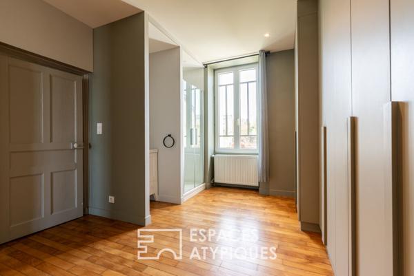 Maison familiale à l’identité affirmée dans le bourg de Lécousse