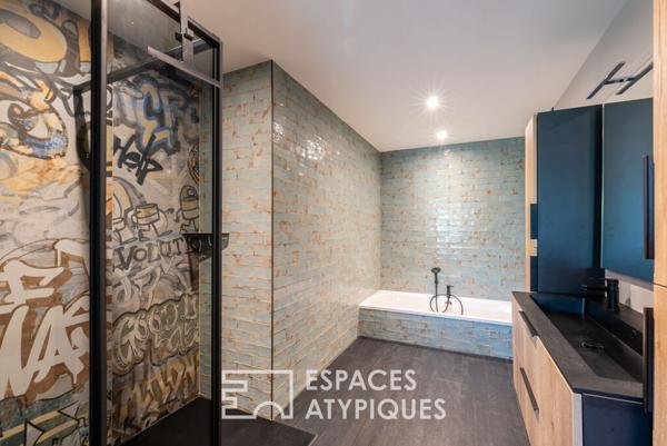 Maison familiale à l’identité affirmée dans le bourg de Lécousse