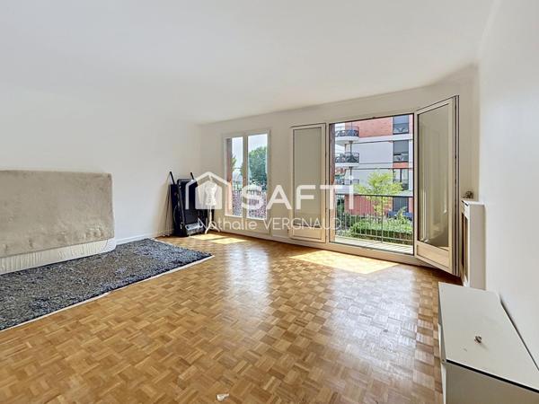 APPARTEMENT FAMILIAL LUMINEUX ET TRAVERSANT