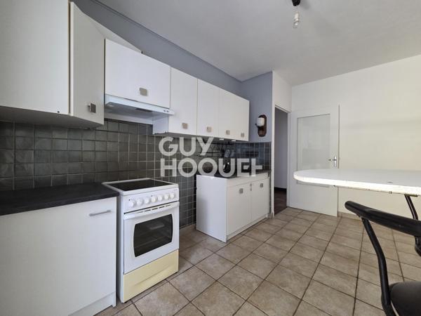 Appartement à LOUER 3 pièces de 75 m² avec parking couvert, terrasse, balcon et cave