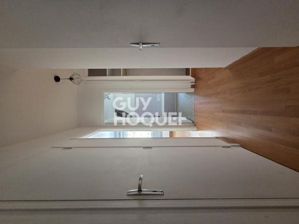 Appartement à LOUER 3 pièces de 75 m² avec parking couvert, terrasse, balcon et cave