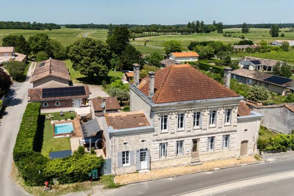 MÉDOC – MAISON DE MAÎTRE – ACTIVITÉ COMMERCIALE – JOHN TAYLOR