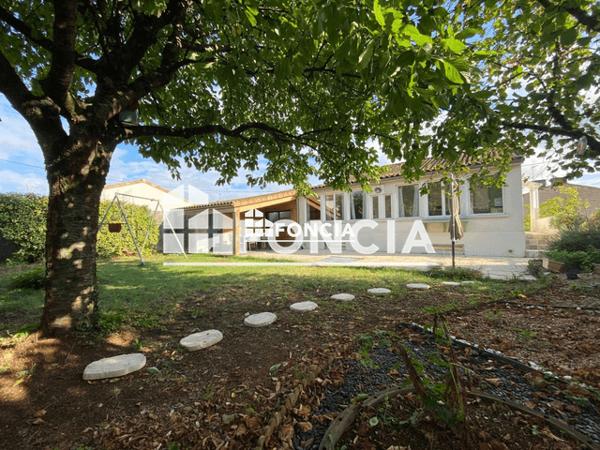 Location Appartement 4 pièces 110 m² - 24 RUE DES COSSES Migne-auxances 86440