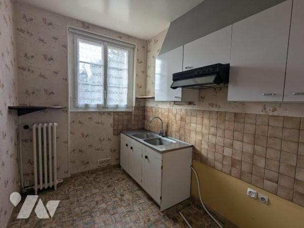 Maison à Vendre à Nogent-le-Rotrou (28400), proche de la Gare, en Eure-et-Loir (28)

Située d...