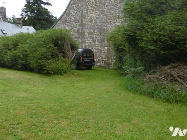 DANS UN TRIANGLE NOUES DE SIENNE - SAINT-POIS - SOURDEVAL 