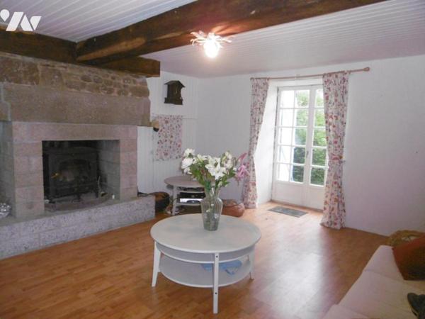 DANS UN TRIANGLE NOUES DE SIENNE - SAINT-POIS - SOURDEVAL 