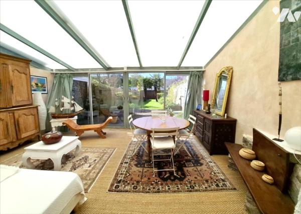 A 150m du port et des commerces