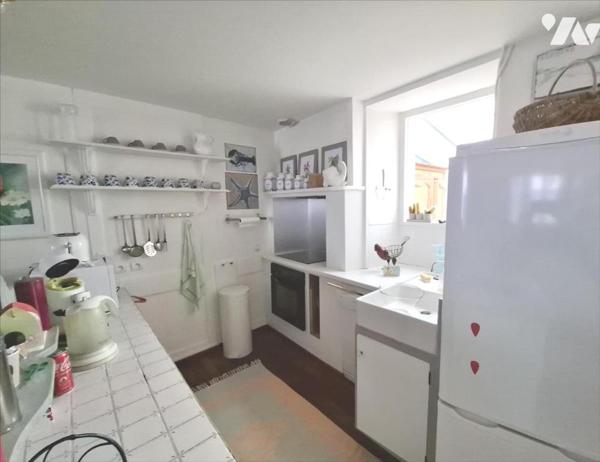 A 150m du port et des commerces