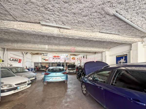 Immeuble à vendre de 296 m²