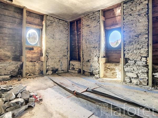 Achat maison Châteaulin - 12 pièce(s) - 261 m² - 81 800 €