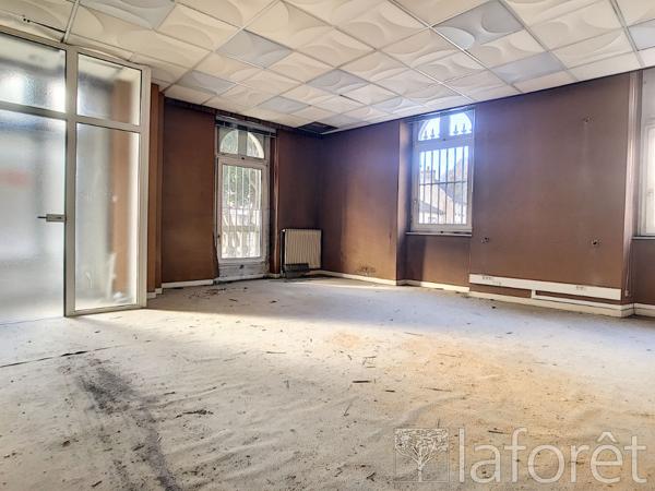 Achat maison Châteaulin - 12 pièce(s) - 261 m² - 81 800 €