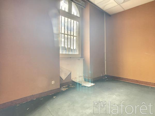 Achat maison Châteaulin - 12 pièce(s) - 261 m² - 81 800 €