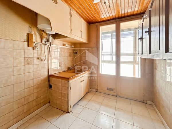 Appartement 3 pièces 83 m2  traversant  Marseille 10e