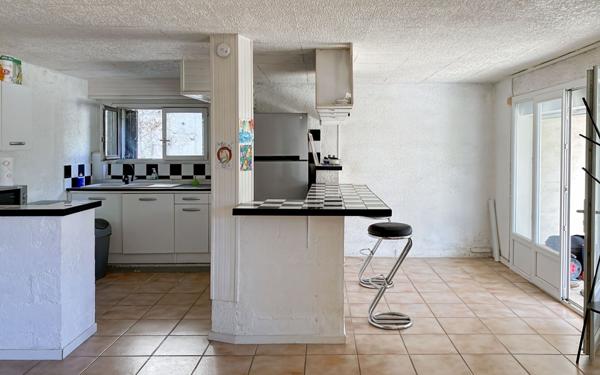 Maison à vendre    7 pièces •  Ceyreste