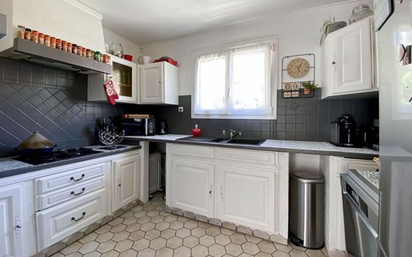 Maison à vendre    7 pièces •  Ceyreste