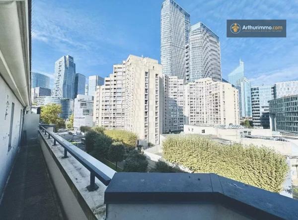 Vente                                                      Appartement
                        
                     2 pièces                      56 m2                     à Puteaux