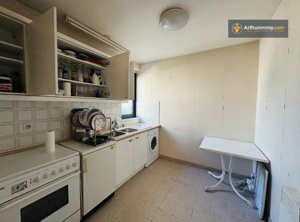 Vente                                                      Appartement
                        
                     2 pièces                      56 m2                     à Puteaux