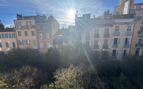 Appartement à vendre    2 pièces • 60 m2 Toulon