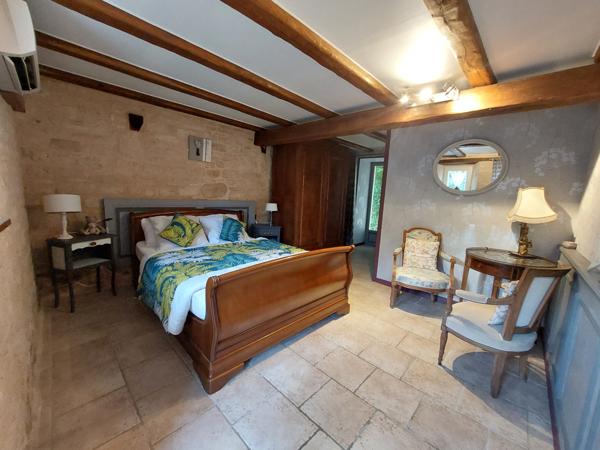 Vançais (79120) Belle maison familiale en pierres entièrement rénovée + gîte