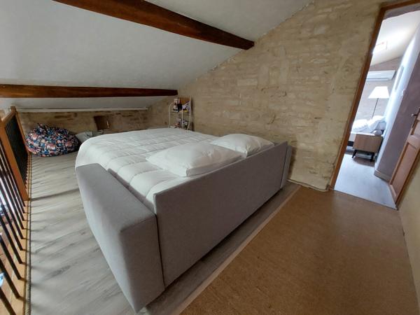 Vançais (79120) Belle maison familiale en pierres entièrement rénovée + gîte