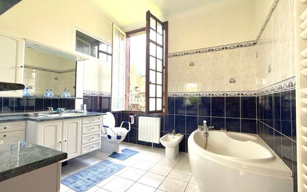 Maison à vendre    11 pièces •  Houlgate