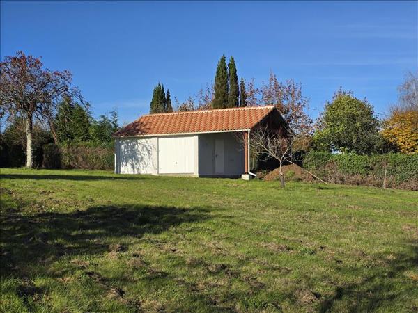 Terrain à vendre |  Saint-Yrieix-la-Perche |  4537 m²