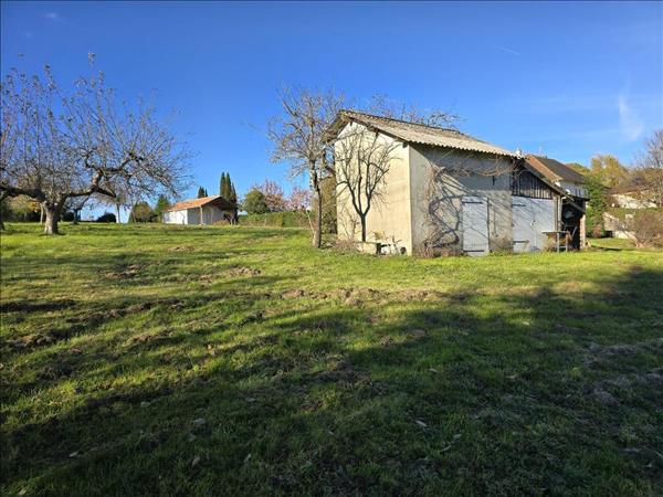Terrain à vendre |  Saint-Yrieix-la-Perche |  4537 m²