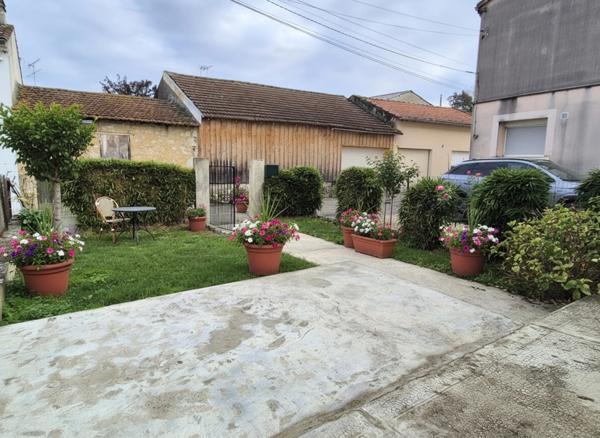 Maison de plain-pied avec jardin clos et prestations récentes – Condom (32100)