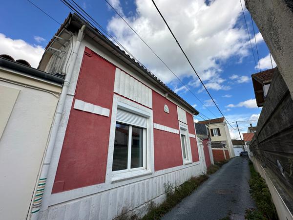 Maison de faubourg avec patio située à ROCHEFORT