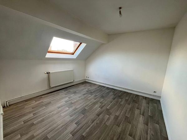 Immeuble de rapport Calais de 2 lots de120 m2, rez de chaussée commercial + appartement T4