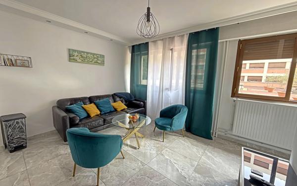 Appartement à louer    2 pièces •  Marseille 3