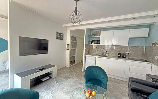 Appartement à louer    2 pièces •  Marseille 3