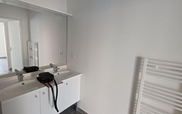 Appartement à louer    3 pièces •  Istres