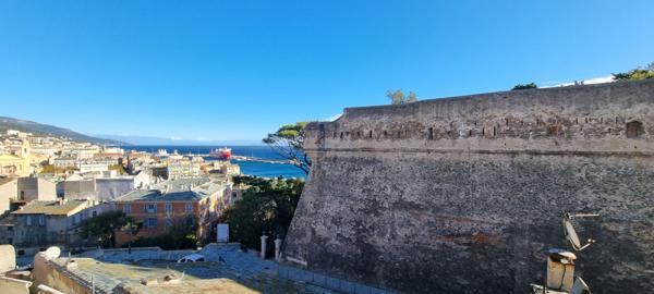 A LOUER - APPARTEMENT T4 MEUBLE CITADELLE BASTIA 20200