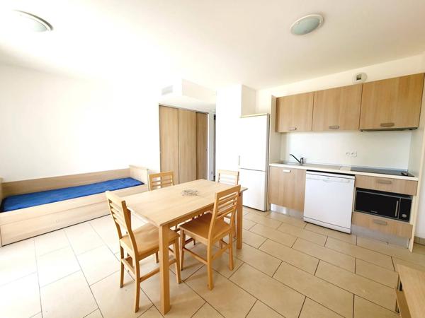 T2 Vue mer dans résidence avec piscine