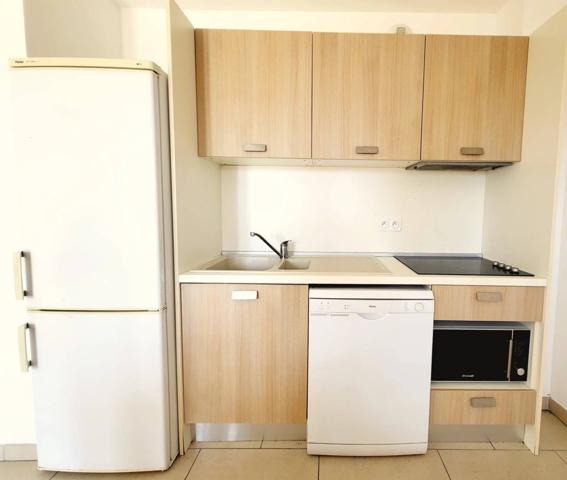 T2 Vue mer dans résidence avec piscine