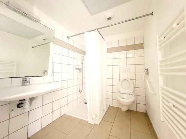 T2 Vue mer dans résidence avec piscine