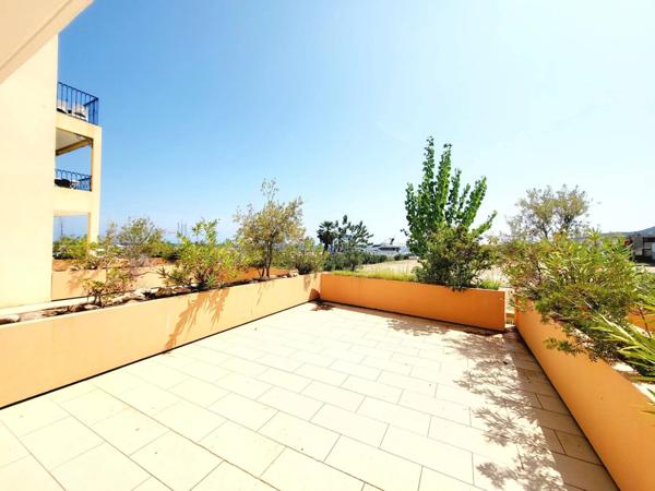 T2 Vue mer dans résidence avec piscine