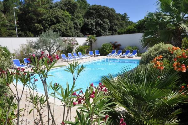 Saint-Georges-d’Oléron – Propriété d’exception composée de 6 Gîtes avec piscine, à deux pas de la plage