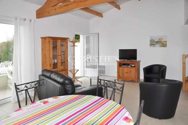 Saint-Georges-d’Oléron – Propriété d’exception composée de 6 Gîtes avec piscine, à deux pas de la plage