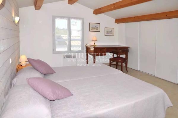 Saint-Georges-d’Oléron – Propriété d’exception composée de 6 Gîtes avec piscine, à deux pas de la plage