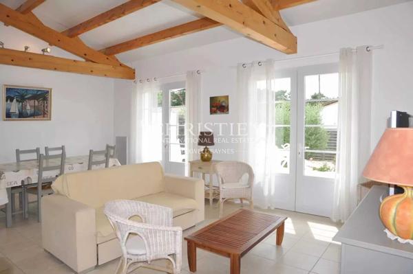 Saint-Georges-d’Oléron – Propriété d’exception composée de 6 Gîtes avec piscine, à deux pas de la plage