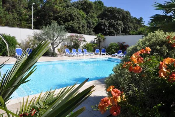 Saint-Georges-d’Oléron – Propriété d’exception composée de 6 Gîtes avec piscine, à deux pas de la plage