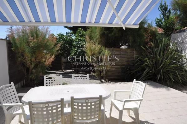 Saint-Georges-d’Oléron – Propriété d’exception composée de 6 Gîtes avec piscine, à deux pas de la plage