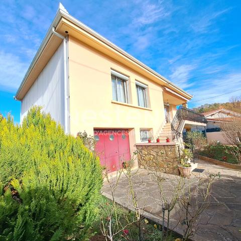 A VENDRE LAVELANET VILLA / JARDIN / GARAGE