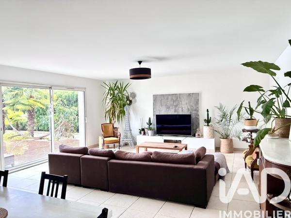 Maison à vendre 6 pièces 170 m² Le Taillan-Médoc