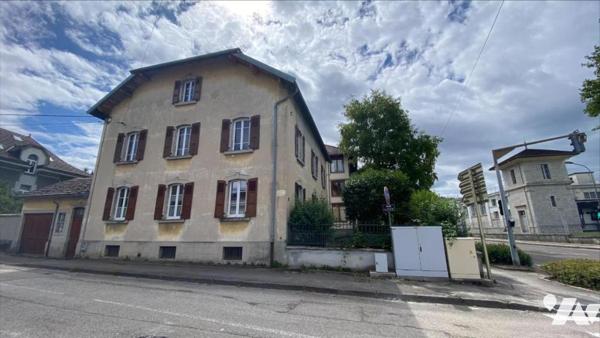 APPARTEMENT TYPE 5 CENTRE VILLE PONTARLIER