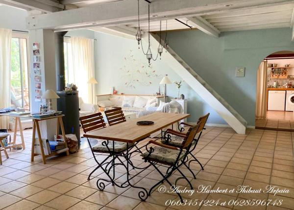 EXCLUSIVITE, à ST JURS, Maison de ville de 215 m² avec Terrasses et ateliers d'art (ou garage)