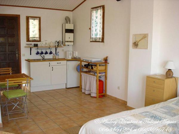 EXCLUSIVITE, à ST JURS, Maison de ville de 215 m² avec Terrasses et ateliers d'art (ou garage)