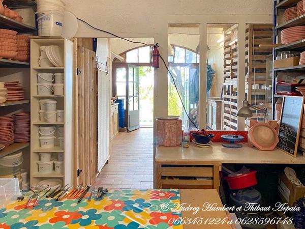 EXCLUSIVITE, à ST JURS, Maison de ville de 215 m² avec Terrasses et ateliers d'art (ou garage)